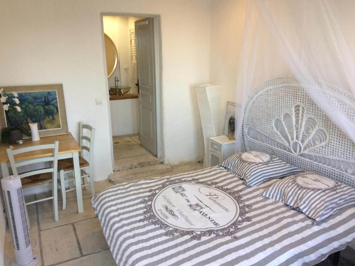 Auberge De La Croix Du Pape Èze Exteriér fotografie