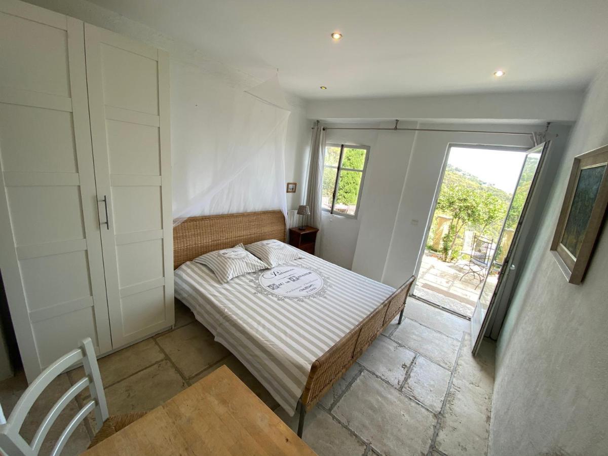 Auberge De La Croix Du Pape Èze Exteriér fotografie