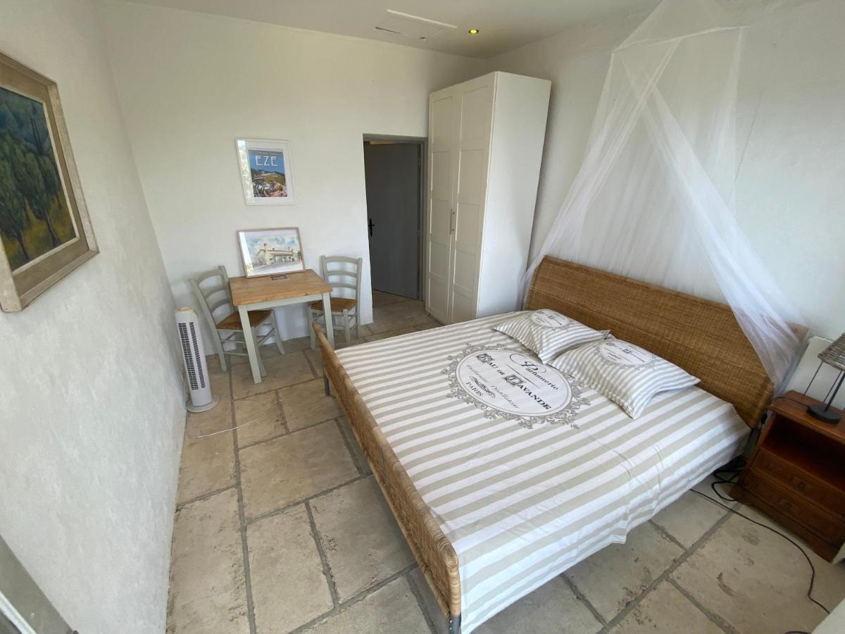Auberge De La Croix Du Pape Èze Exteriér fotografie